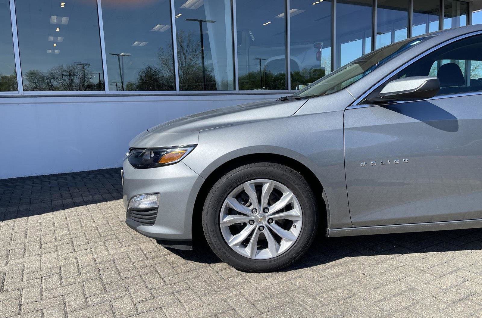 Used 2024 Chevrolet Malibu LT FWD image 9