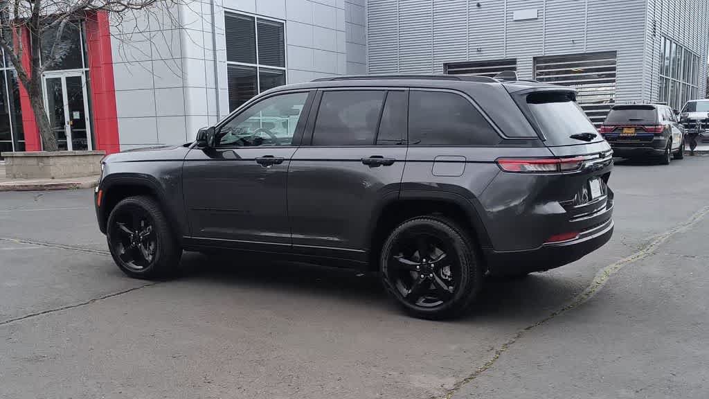 New 2026 Jeep Grand Cherokee Limited w/ Limited Altitude Package AWD/4WD image 6