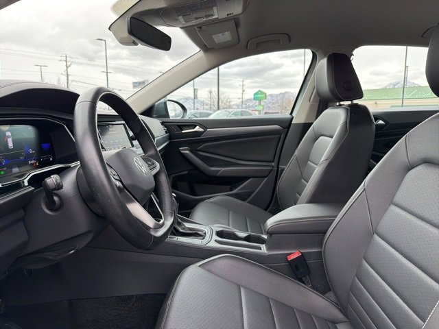 Used 2024 Volkswagen Jetta SE image 20