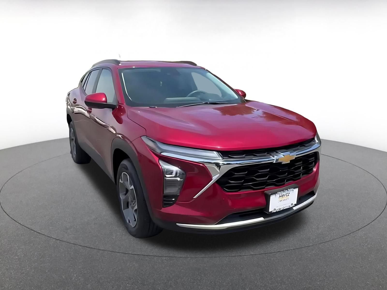 Used 2025 Chevrolet Trax LT FWD image 3