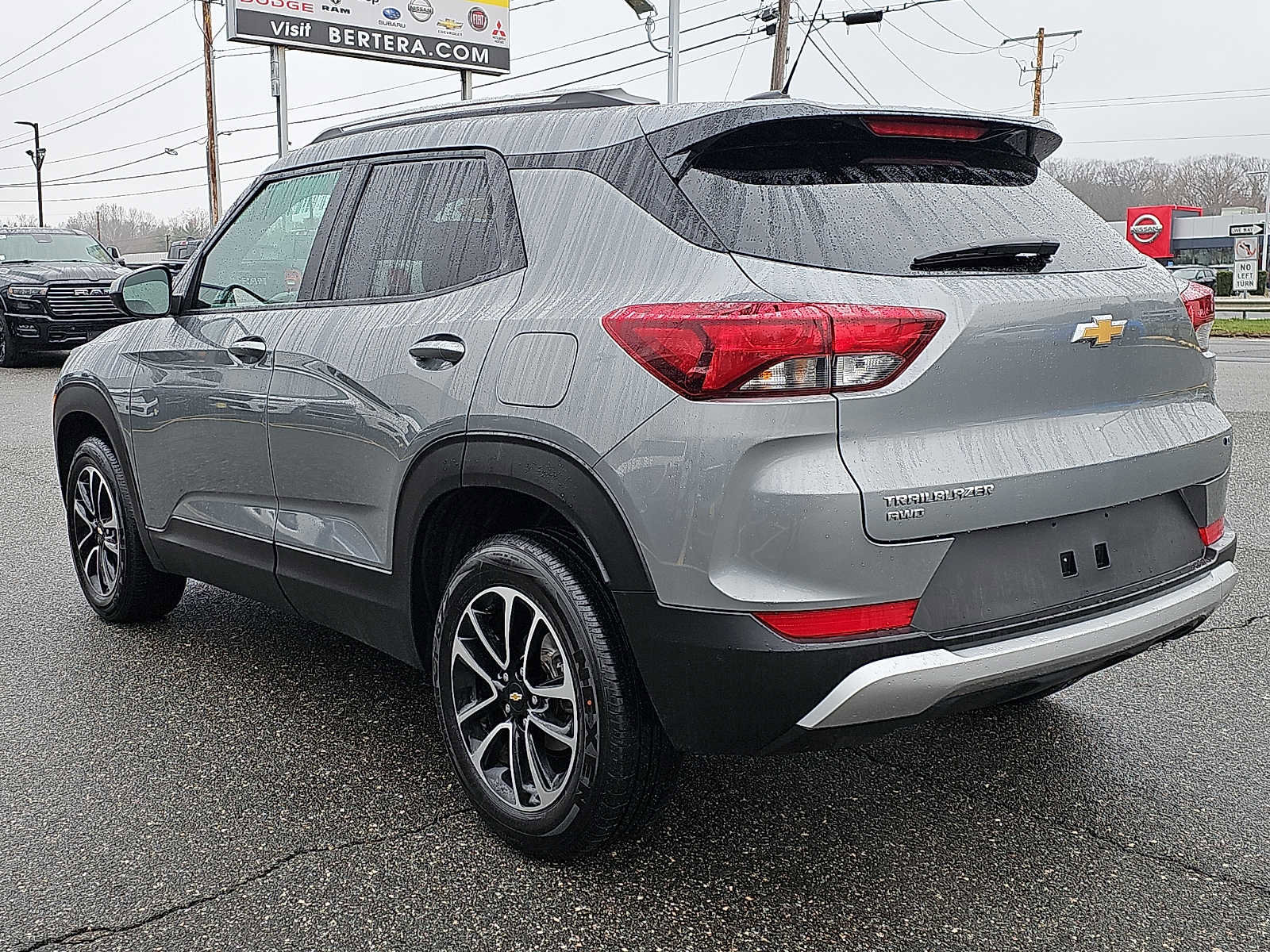 Used 2025 Chevrolet TrailBlazer LT AWD/4WD image 4