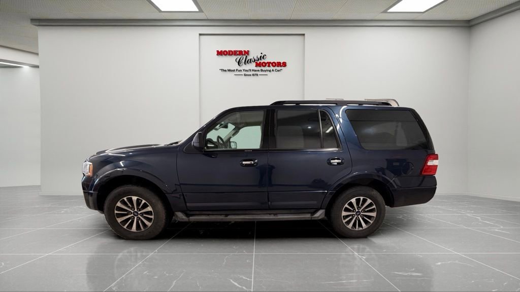 Used 2016 Ford Expedition XLT w/ Equipment Group 202A AWD/4WD image 4