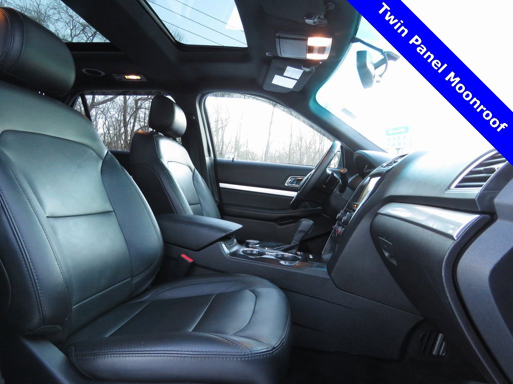 Used 2017 Ford Explorer XLT w/ Equipment Group 202A image 13
