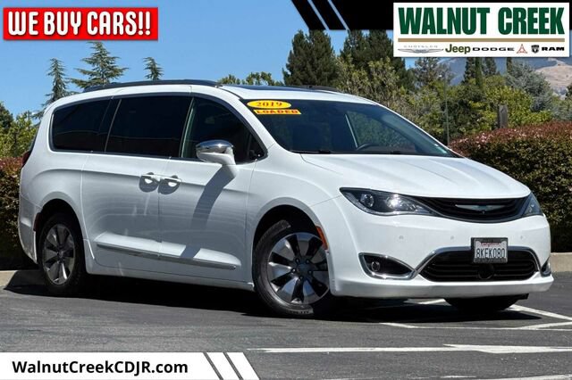 Used 2019 Chrysler Pacifica Limited w/ Advanced Safetytec Group FWD image 1