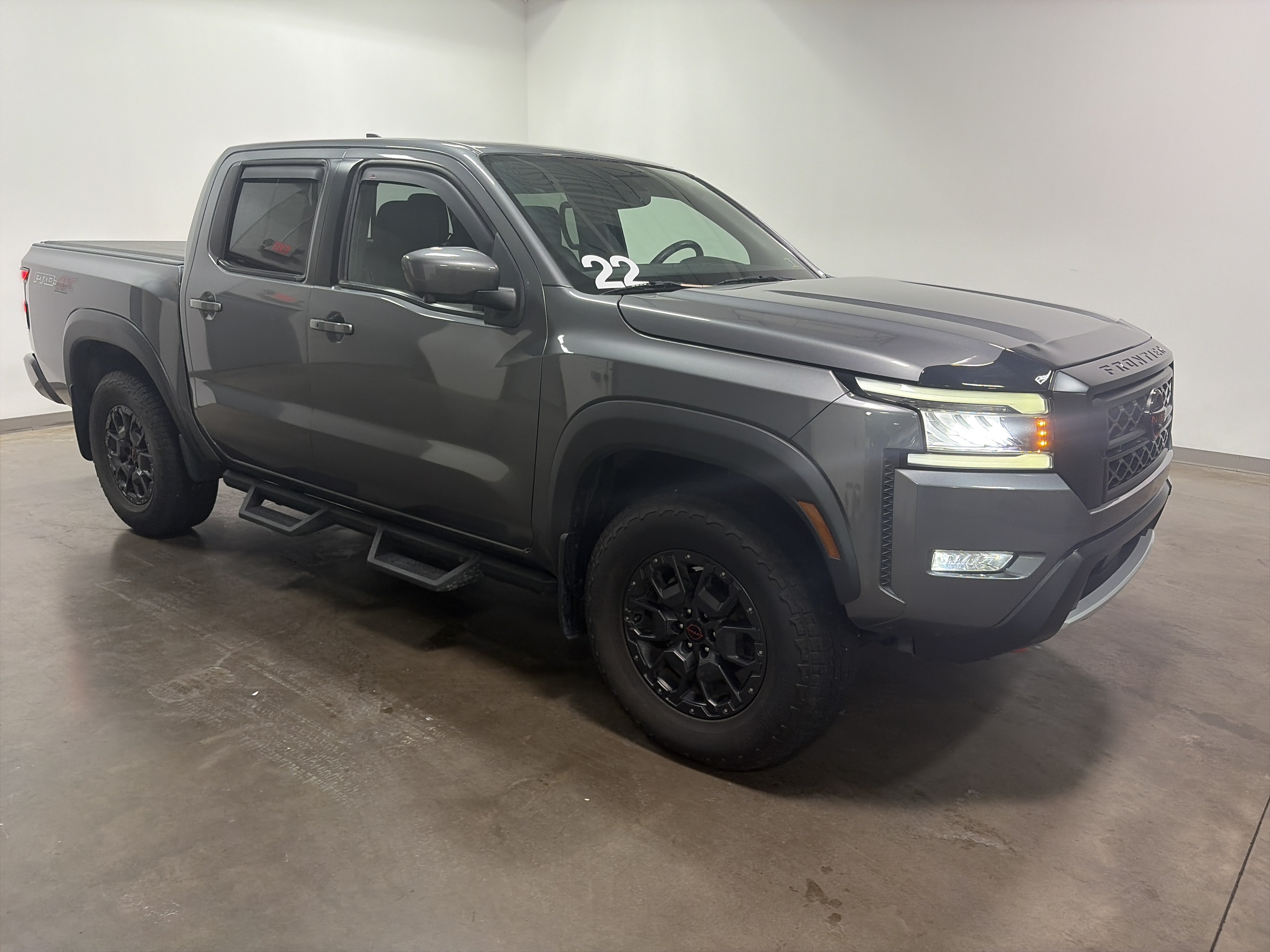 Used 2022 Nissan Frontier PRO-4X w/ Pro-4X Premium Package AWD/4WD image 2