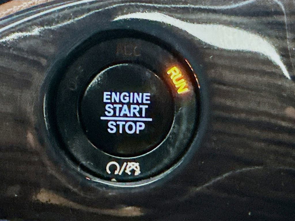 Used 2021 Jeep Grand Cherokee Overland AWD/4WD image 28