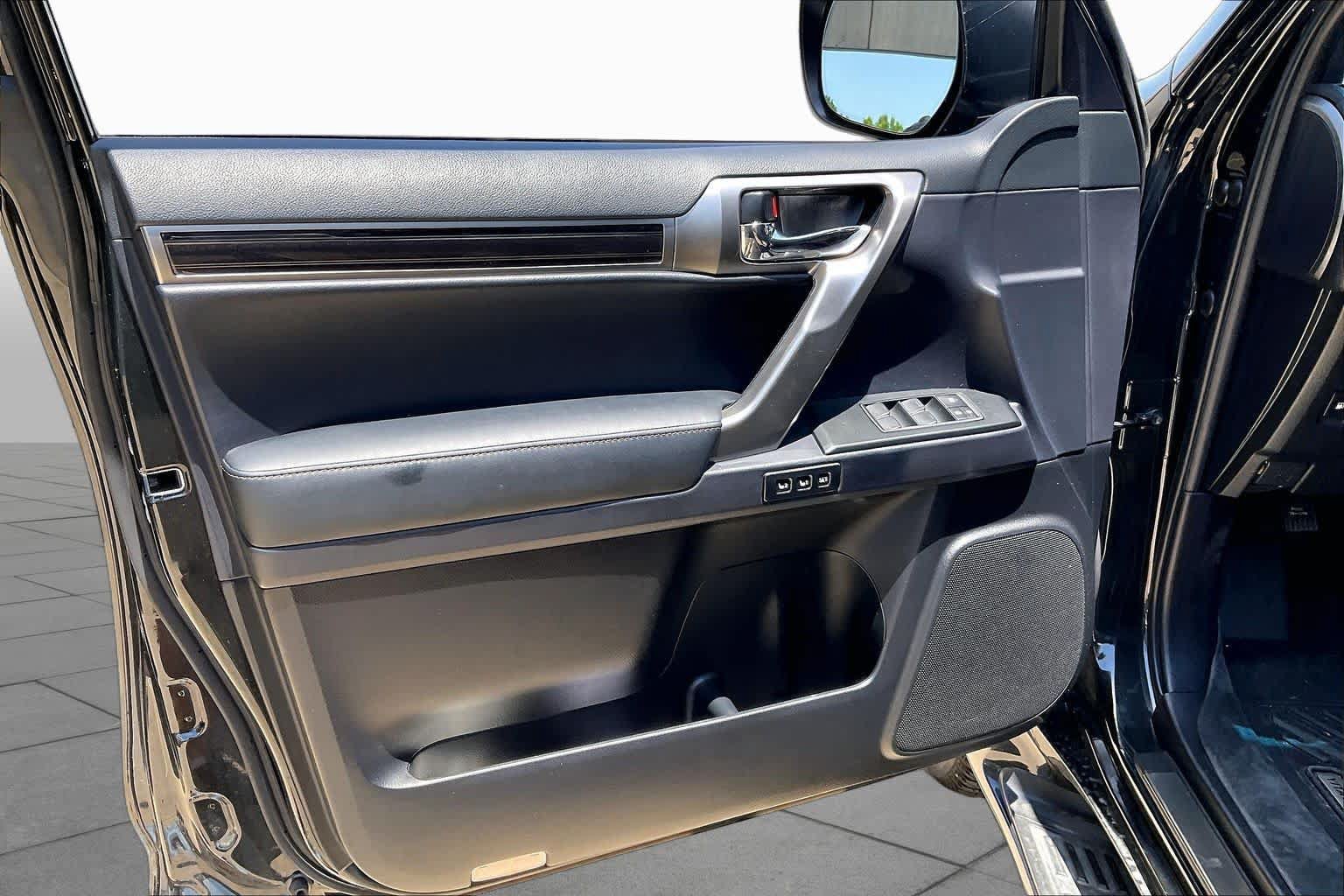 Used 2023 Lexus GX 460 Premium w/ Premium Package AWD/4WD image 21