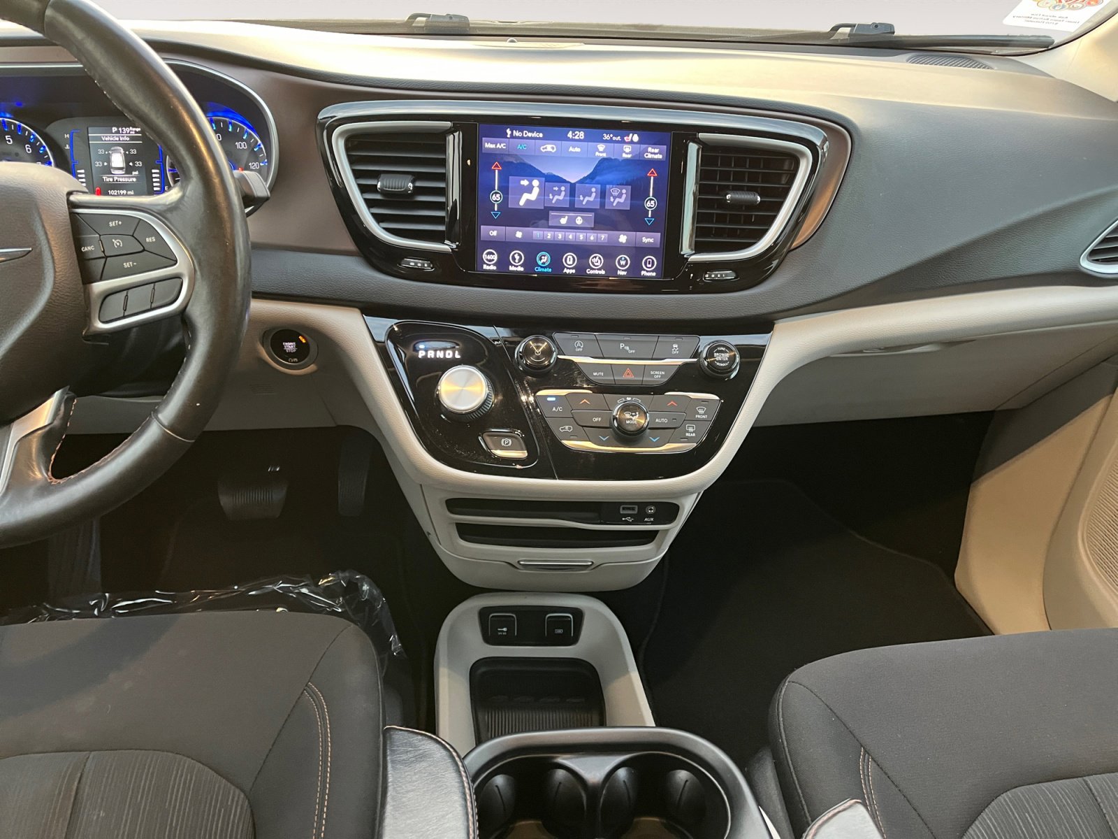 Used 2019 Chrysler Pacifica Touring Plus w/ Cold Weather Group image 13