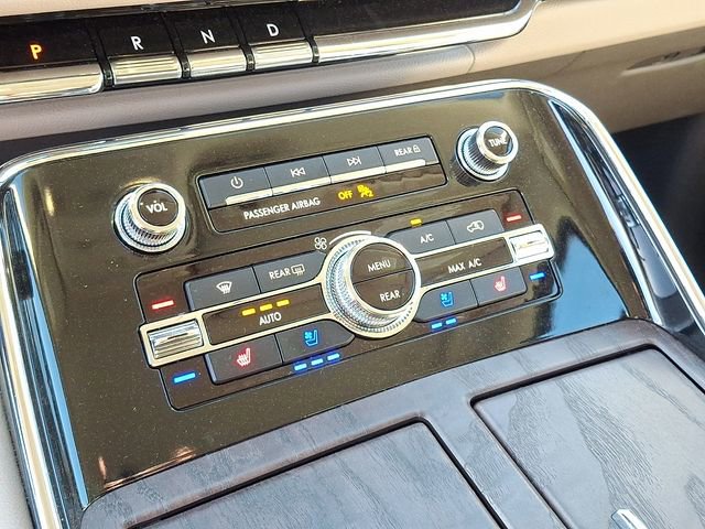 Certified 2024 Lincoln Navigator Premiere image 12