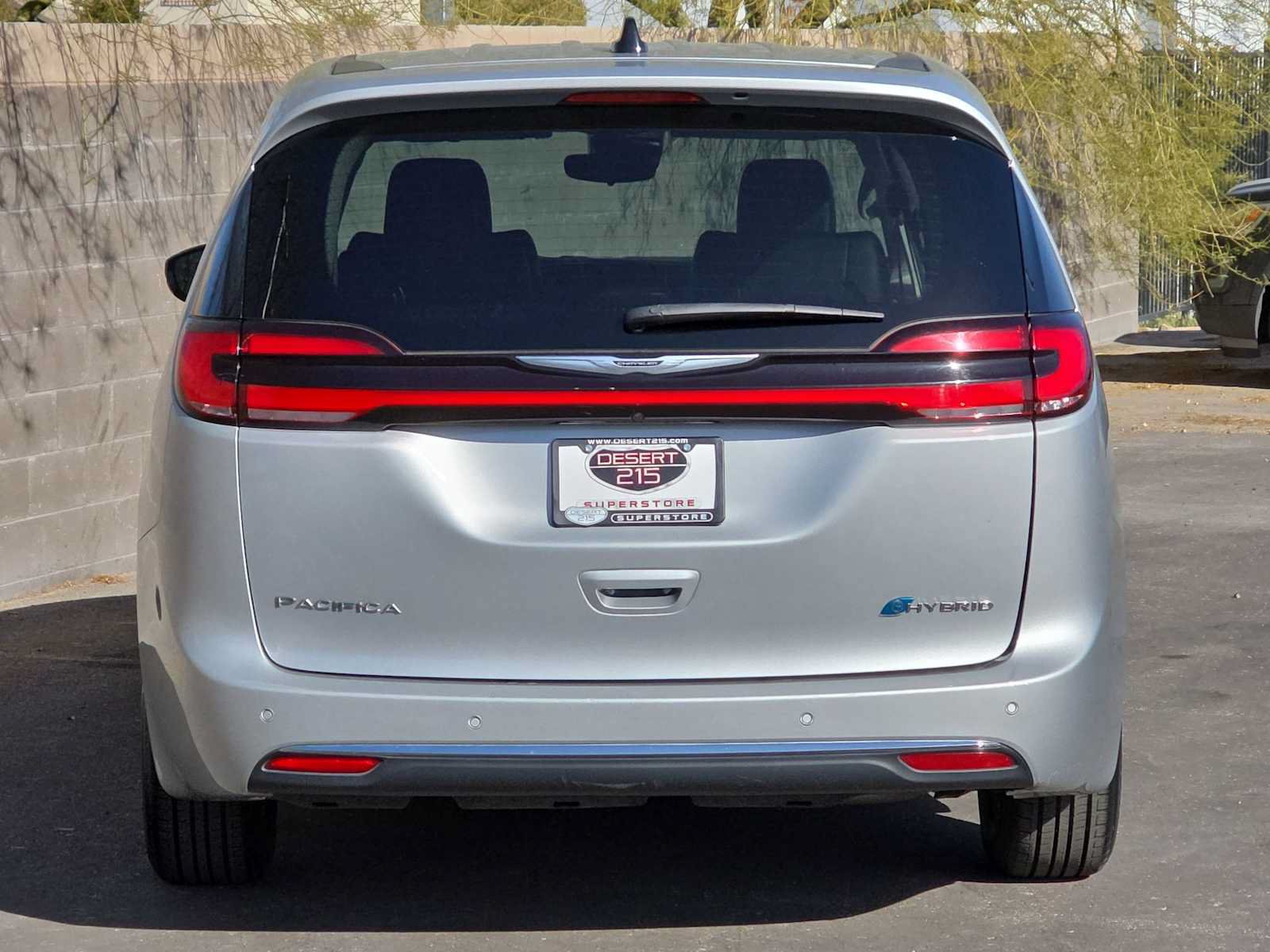 Used 2024 Chrysler Pacifica Limited FWD image 7