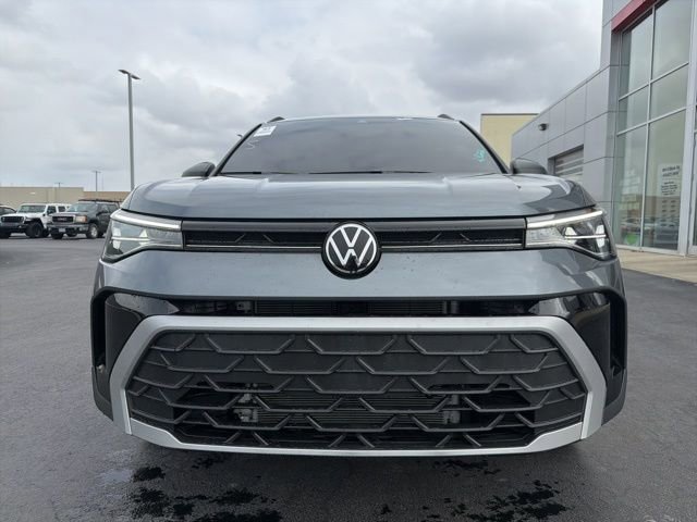 Used 2025 Volkswagen Taos S image 2