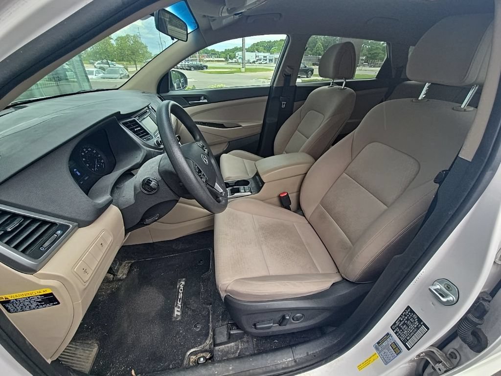 Used 2016 Hyundai Tucson SE w/ Option Group 02 AWD/4WD image 9