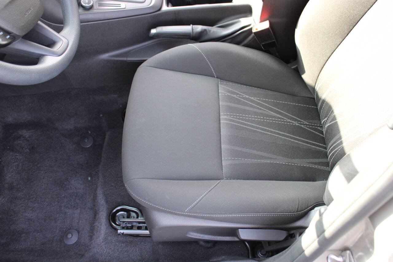 Used 2015 Ford Focus SE FWD image 8