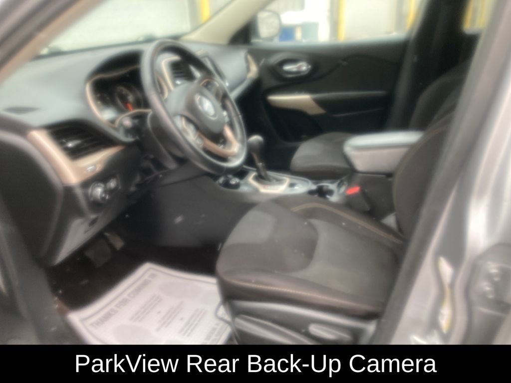 Used 2017 Jeep Cherokee Latitude image 12