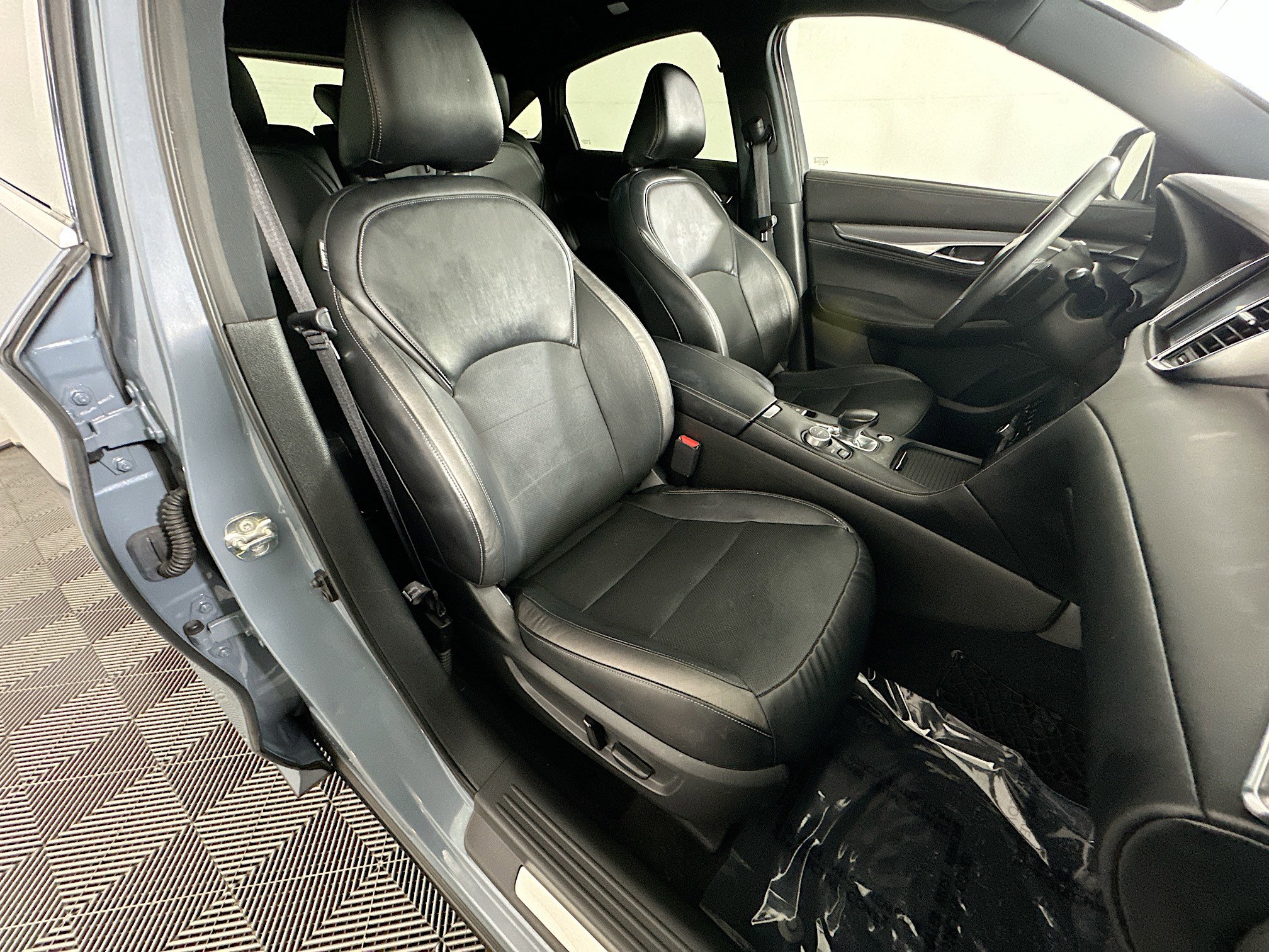 Used 2023 INFINITI QX55 Luxe w/ Cargo Package image 28