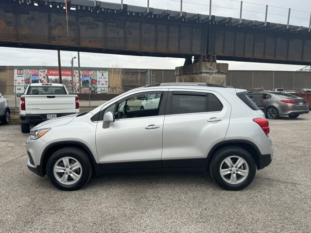Used 2019 Chevrolet Trax LT w/ LT Convenience Package image 2