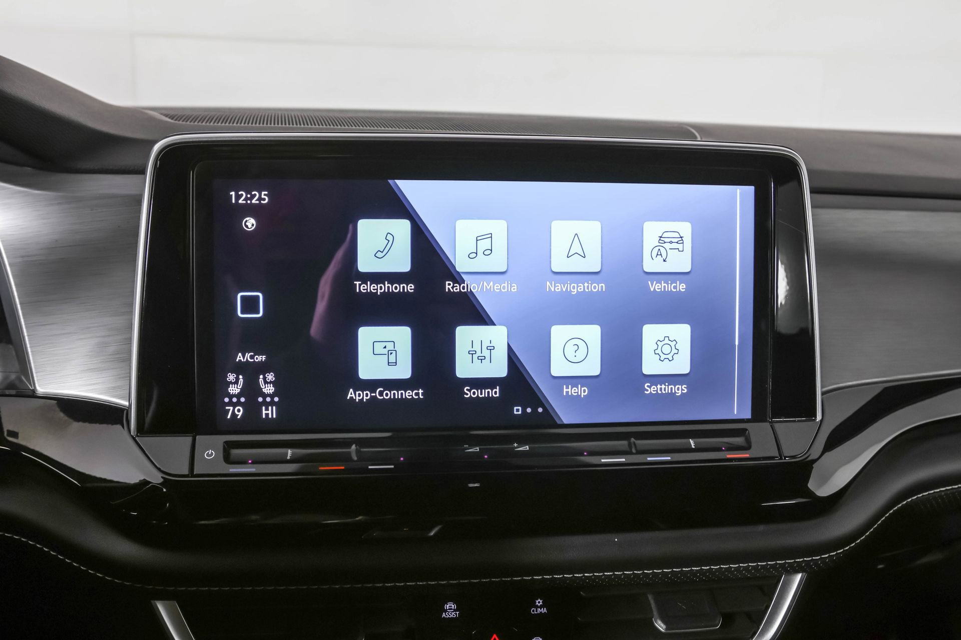 Used 2024 Volkswagen Atlas Cross Sport SE image 28