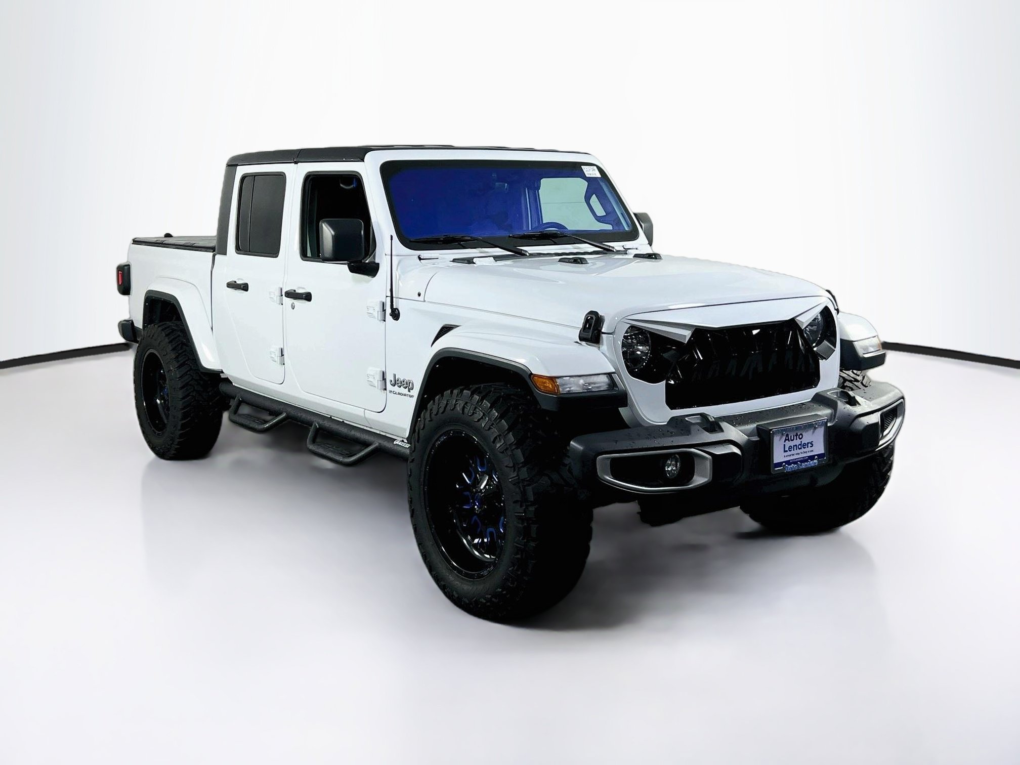 Used 2023 Jeep Gladiator Overland AWD/4WD image 3