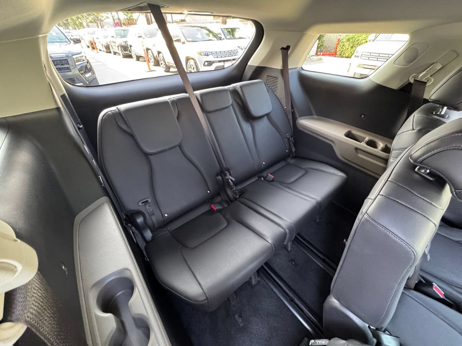 Used 2026 Kia Carnival FWD image 30