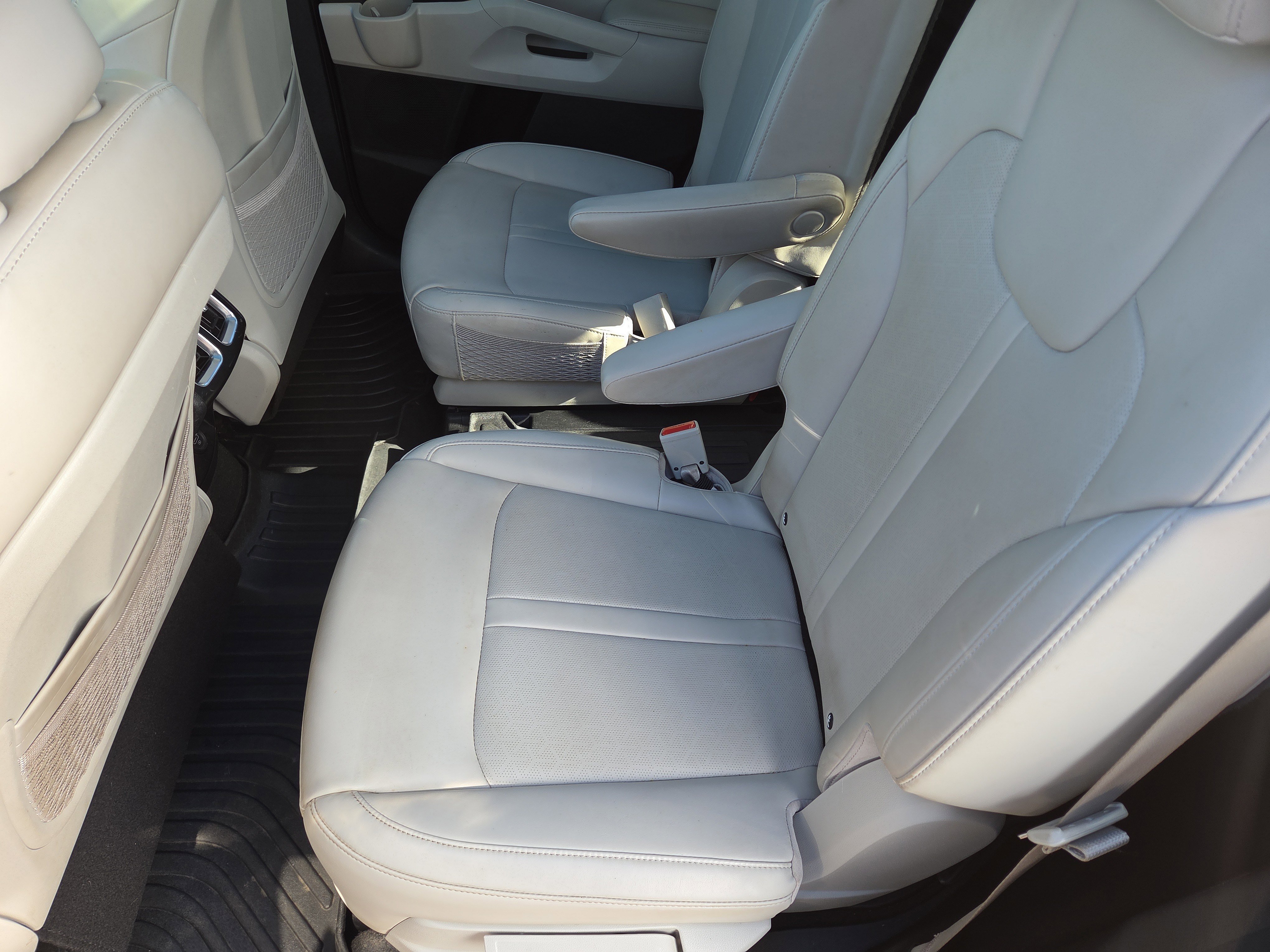 Used 2022 Kia Sorento EX w/ Panoramic Sunroof Package image 21