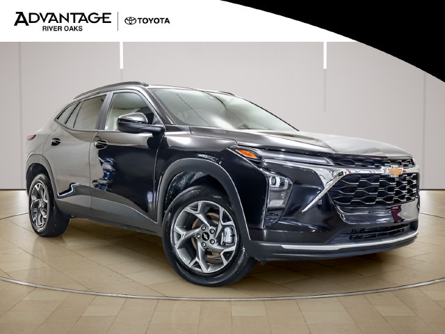 Used 2025 Chevrolet Trax LT w/ LT Convenience Package FWD image 2