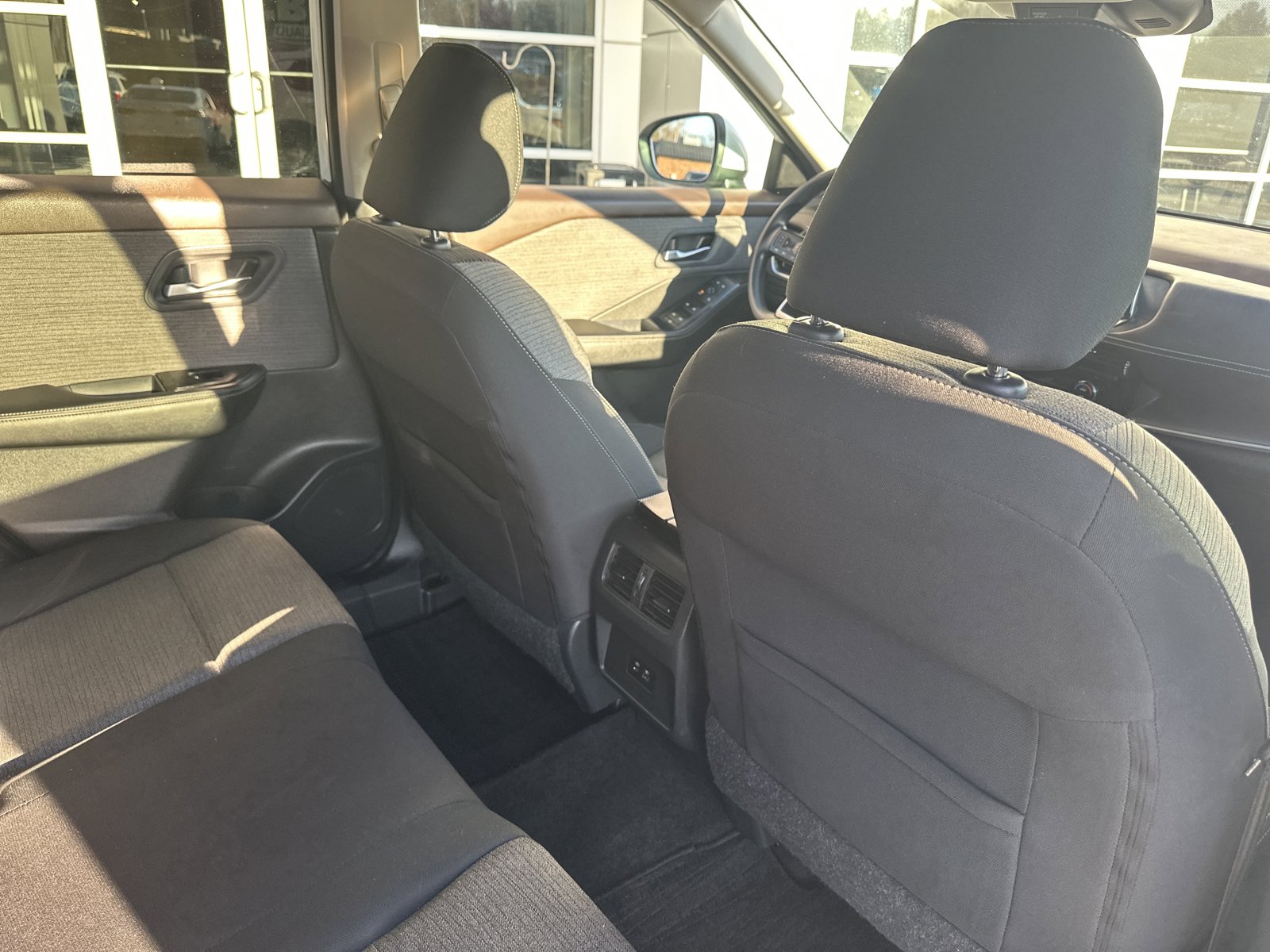 Used 2022 Nissan Rogue SV AWD/4WD image 25
