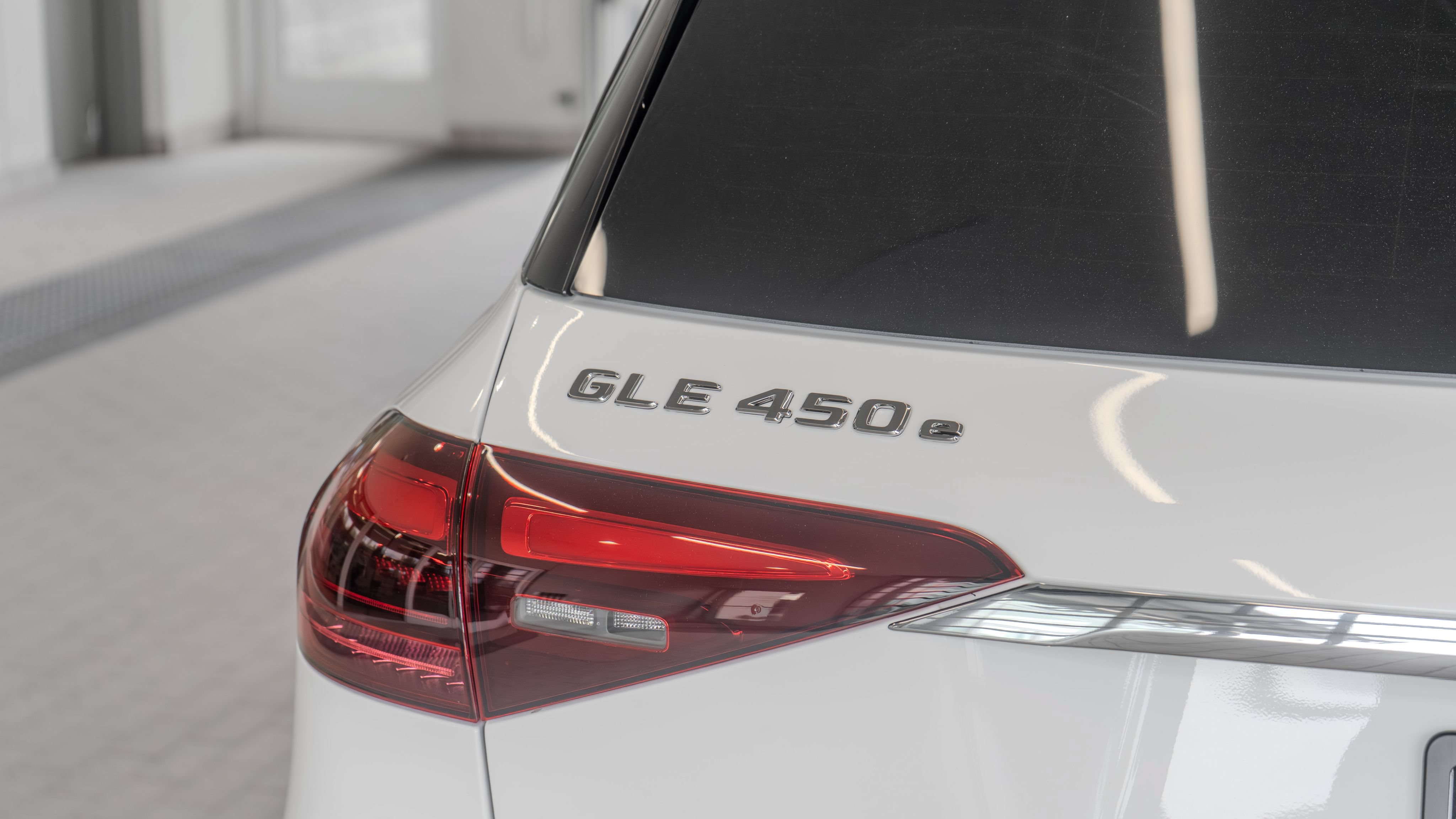 Certified 2025 Mercedes-Benz GLE 450e 4MATIC w/ Driver Assistance Package image 21