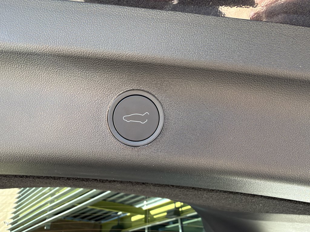 Used 2026 Tesla Model Y 2WD image 41