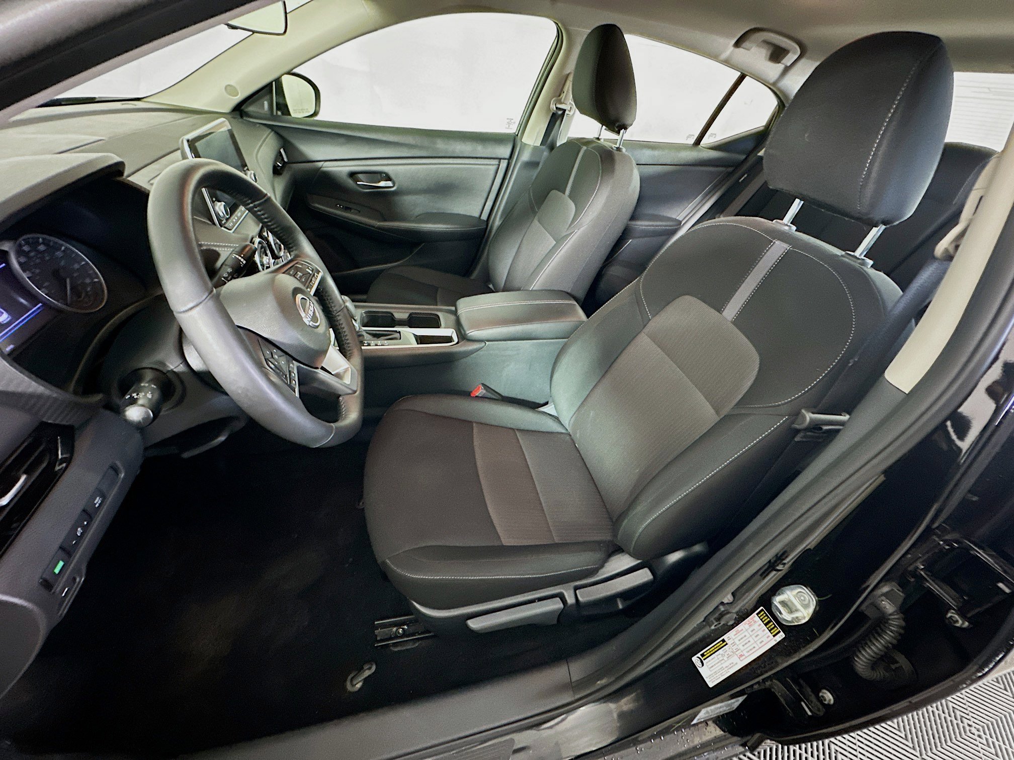 Used 2025 Nissan Sentra SV w/ All-Weather Package image 13