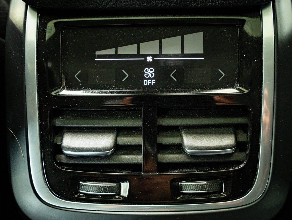 Used 2017 Volvo S90 T5 Momentum w/ Vision Package image 39