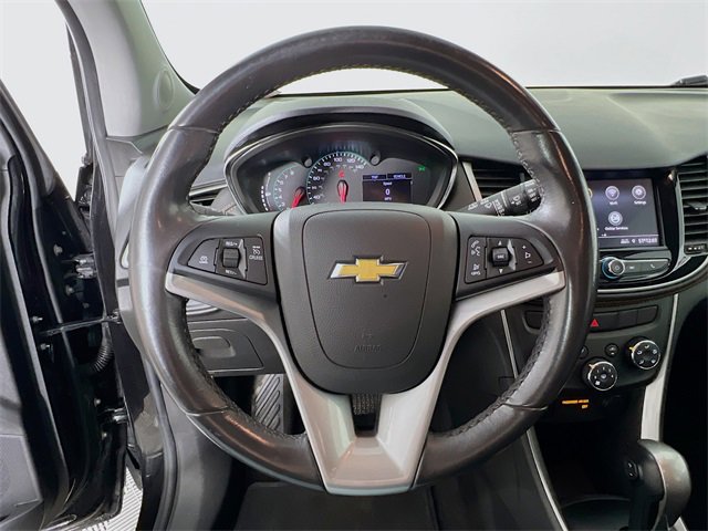 Used 2020 Chevrolet Trax LT w/ LT Convenience Package image 12