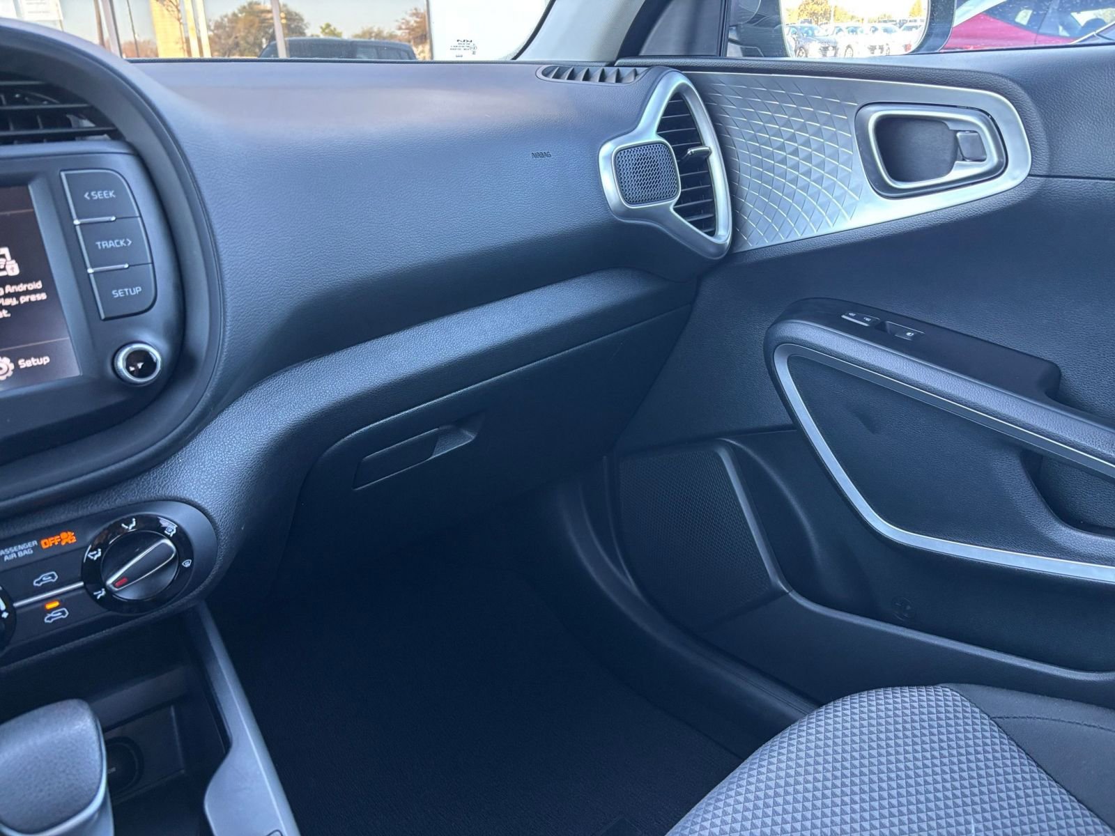 Used 2025 Kia Soul LX w/ LX Technology Package image 33