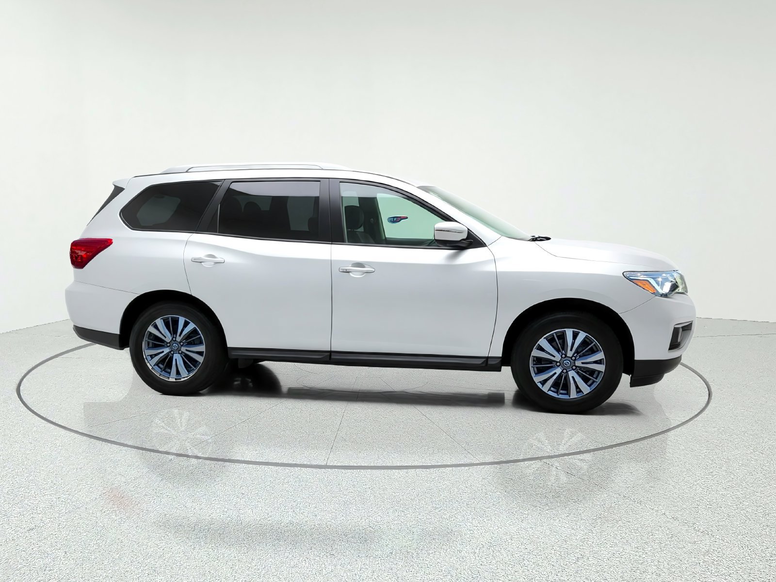 Used 2019 Nissan Pathfinder SL AWD/4WD image 10