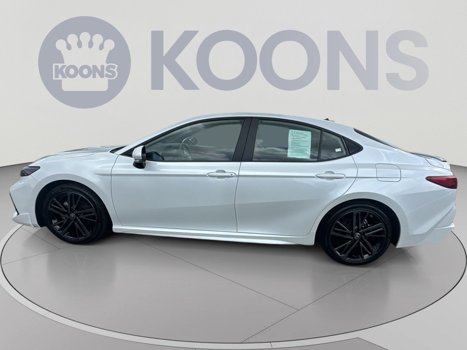 Used 2025 Toyota Camry XSE FWD image 7