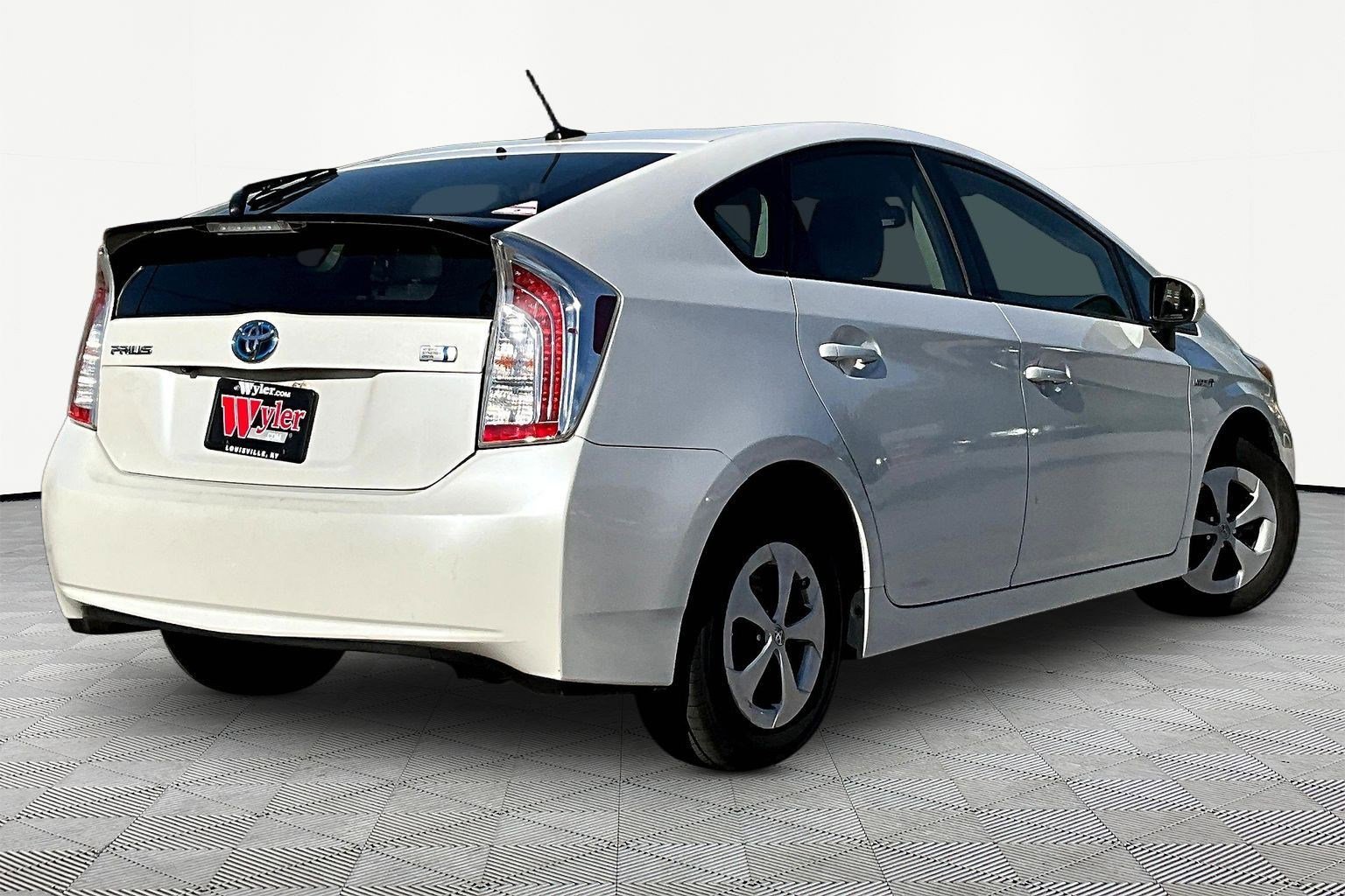 Used 2014 Toyota Prius Four image 6