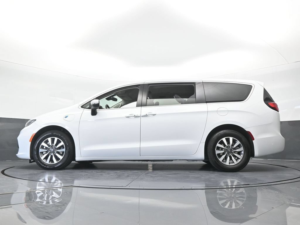 Used 2023 Chrysler Pacifica Touring-L FWD image 58