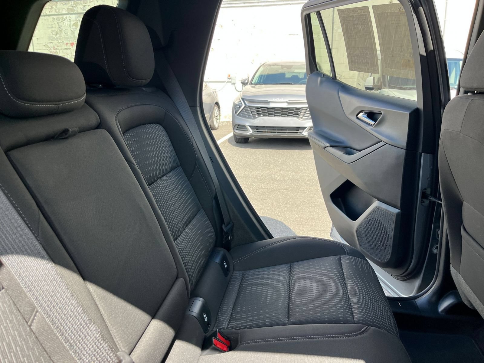 Used 2025 Chevrolet Equinox LT FWD image 37