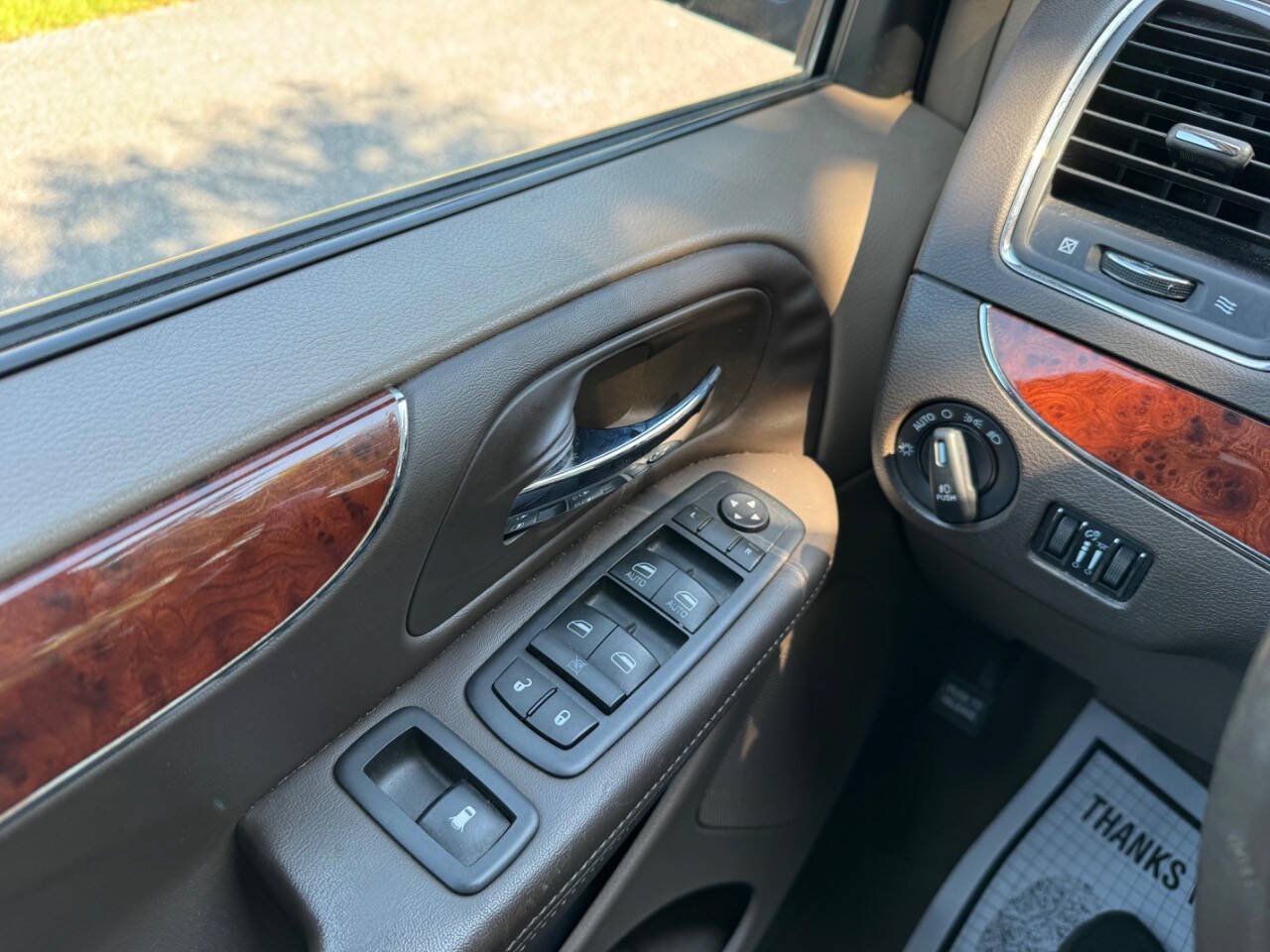 Used 2013 Chrysler Town & Country Touring-L w/ Entertainment Group #2 FWD image 51