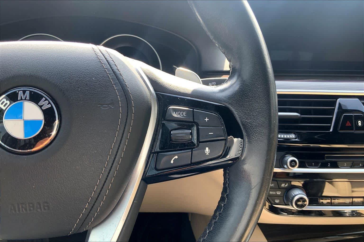 Used 2019 BMW 530i w/ Convenience Package RWD image 24