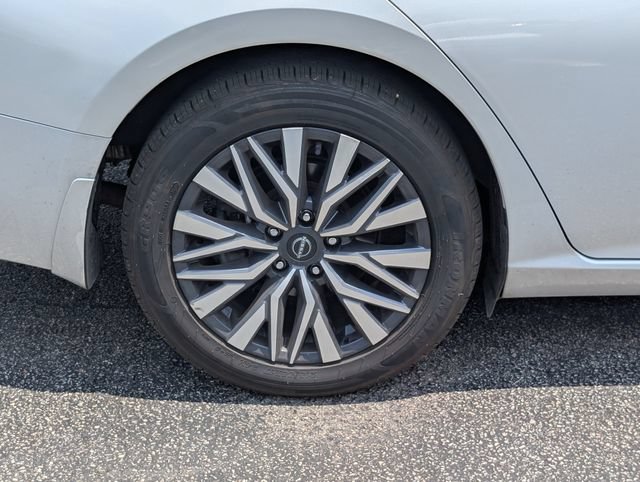 Used 2023 Nissan Altima 2.5 SV w/ SV Premium Package FWD image 10