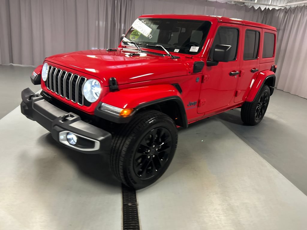 Used 2025 Jeep Wrangler Unlimited Sahara w/ Safety Group AWD/4WD image 3