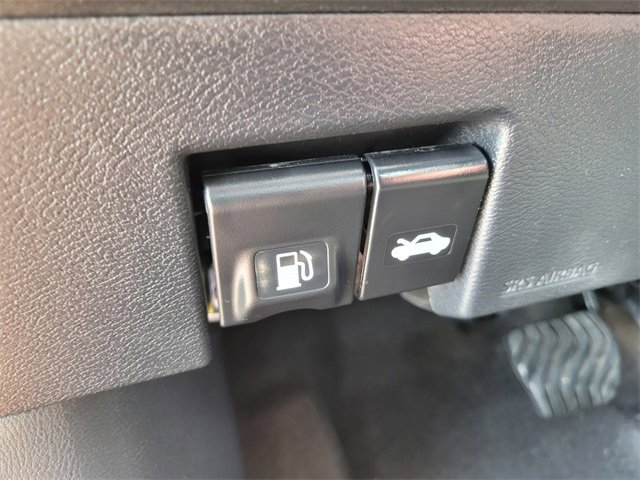 Certified 2022 Nissan Versa SR w/ Trunk Package image 19