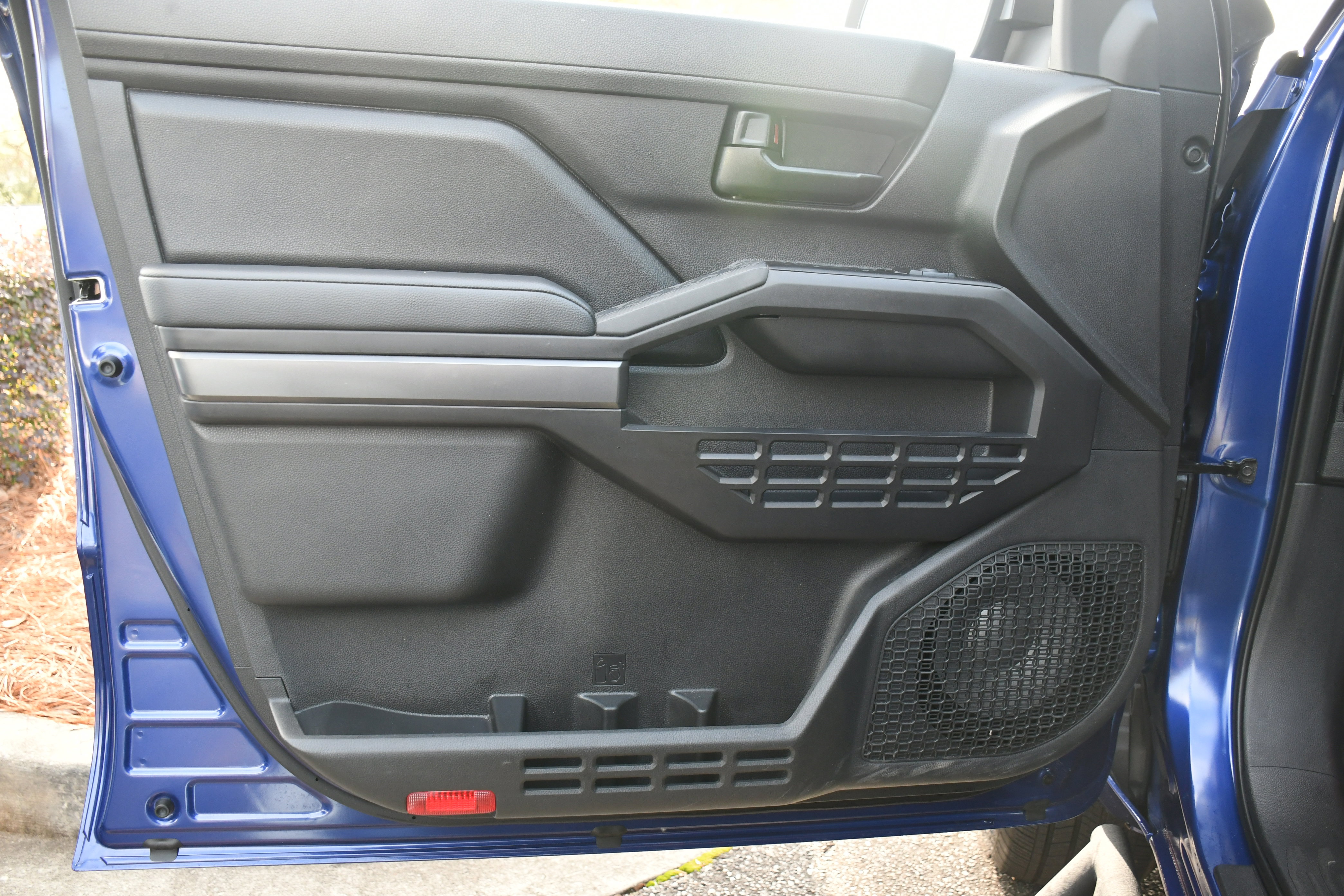 Certified 2025 Toyota Tacoma SR5 image 12