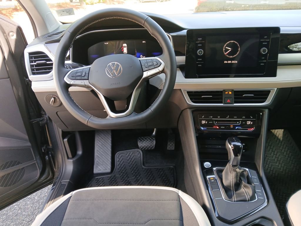 New 2026 Volkswagen Taos SE image 13