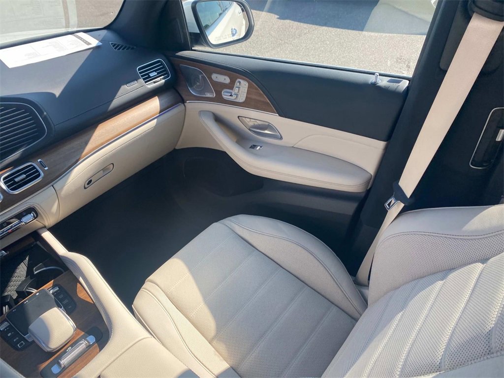 Used 2025 Mercedes-Benz GLS 580 GLS  580 image 32