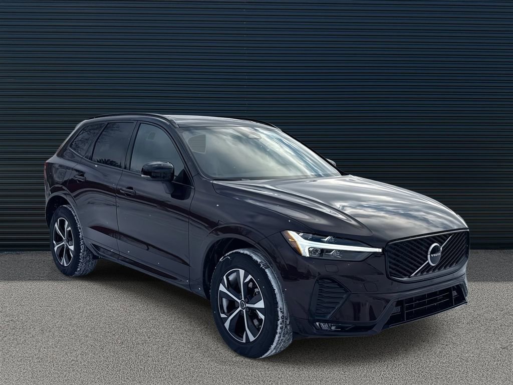 Certified 2026 Volvo XC60 B5 Core w/ Climate Package PRO AWD/4WD image 3
