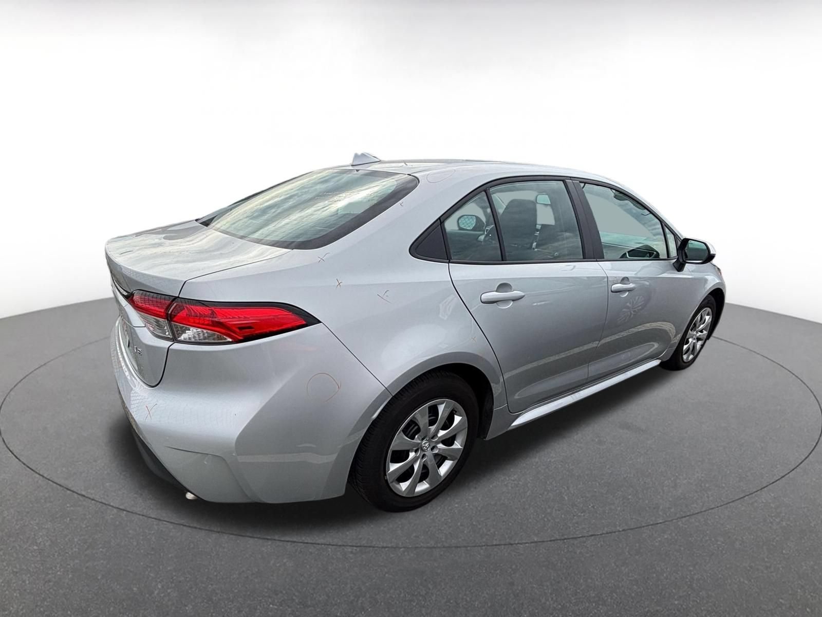 Used 2025 Toyota Corolla LE FWD image 19