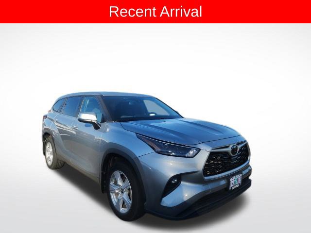 Used 2023 Toyota Highlander LE