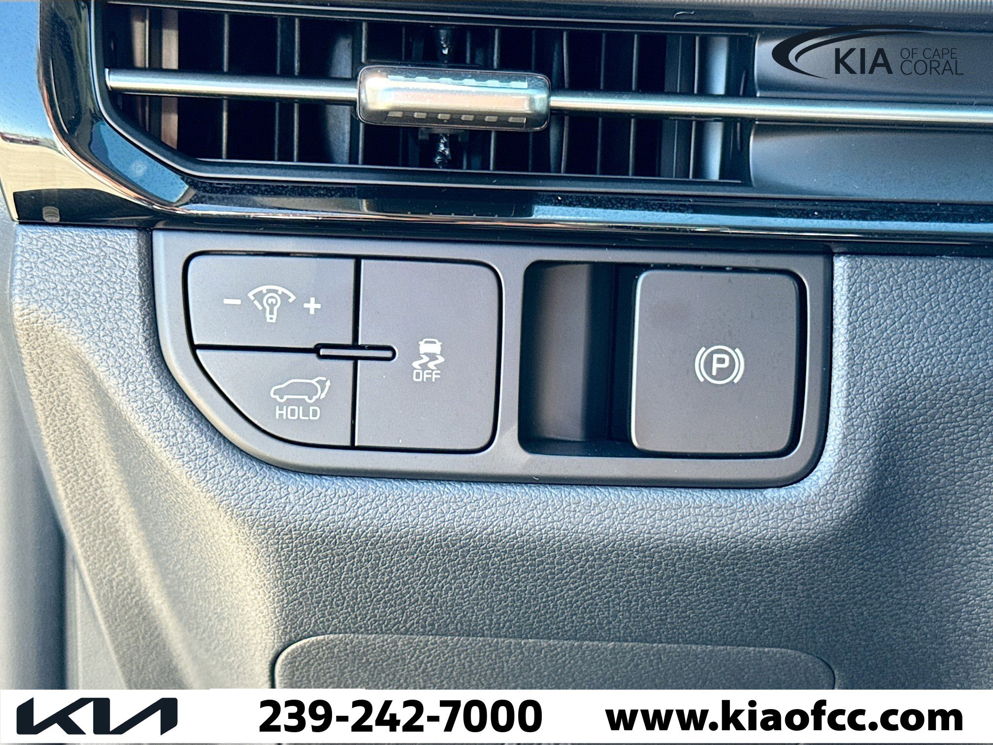 New 2026 Kia Sportage EX w/ EX Panorama Roof Package image 33