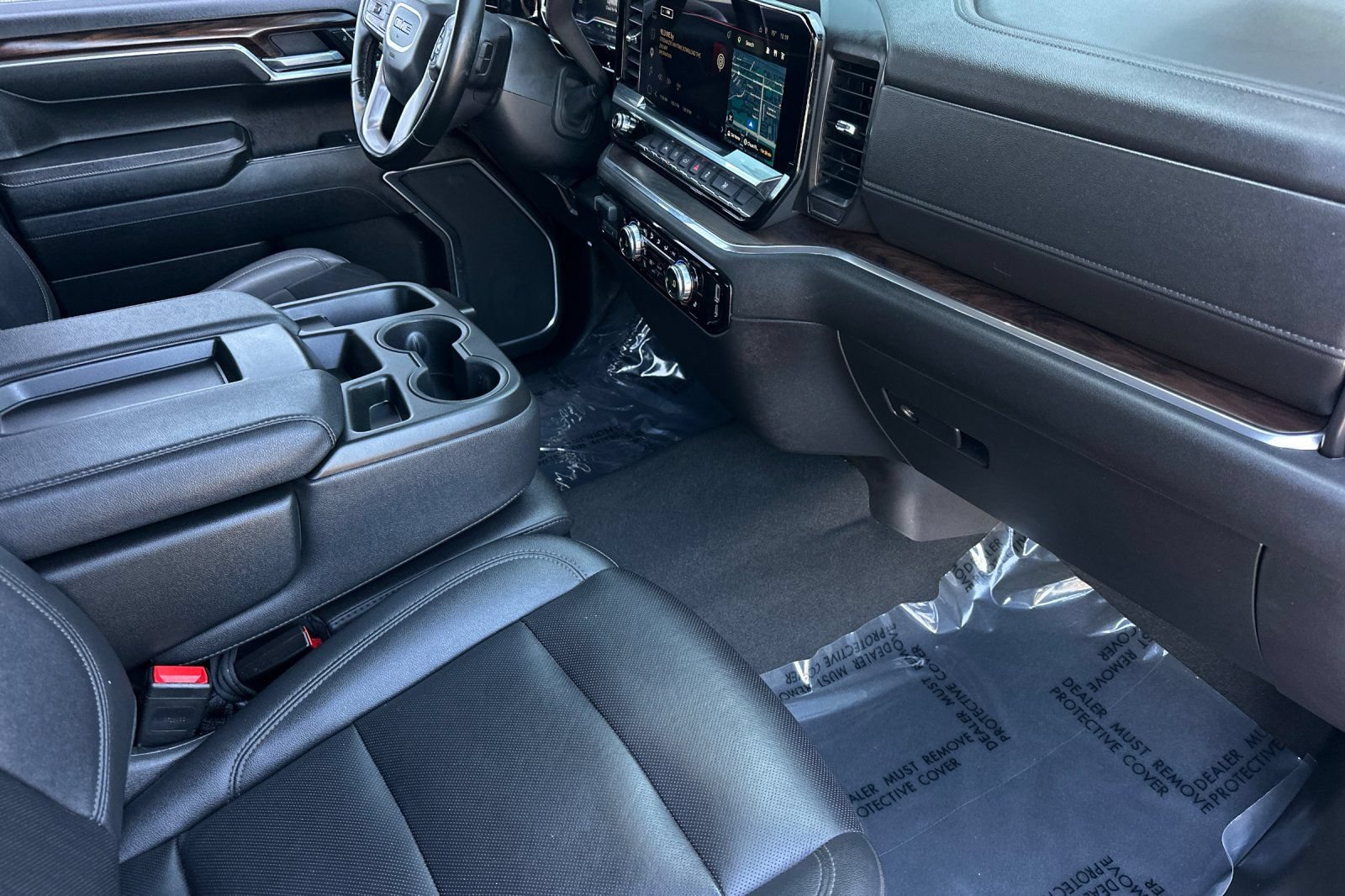 Used 2025 GMC Sierra 1500 SLT AWD/4WD image 19